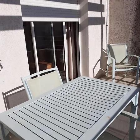 Bel Avec Piscine- Lägenhet *