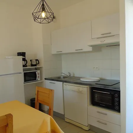 Bel Avec Piscine- Apartment *